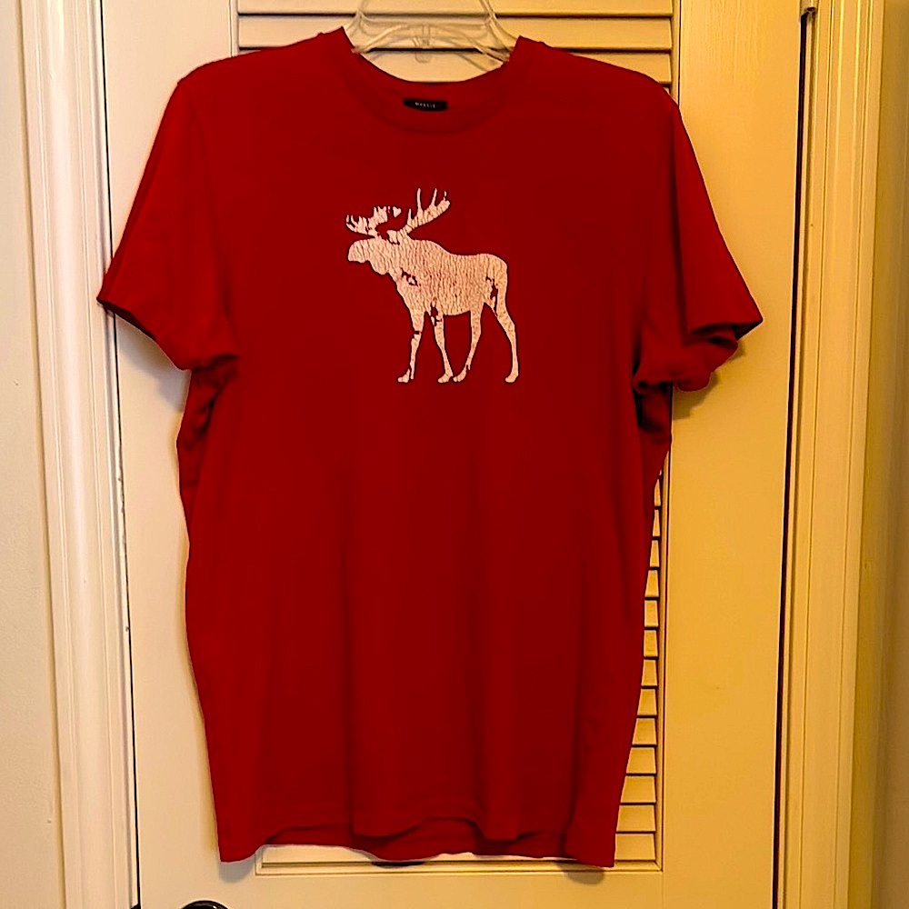 Abercrombie & Fitch Red Tee w/ White Moose (XL)